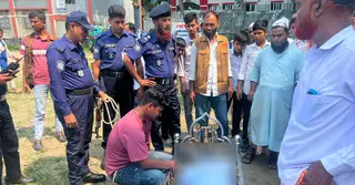 প্যারোলে বাবার জানাজায় হাজতি ছেলে, পরে ফের কারাগারে
